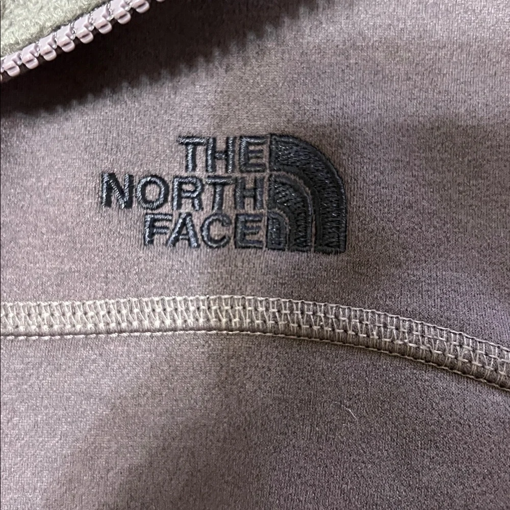 North Face Jacket Womens M Full Zip Long Sleeve Outdoors Purple Fleece Casual - Picture 6 of 9